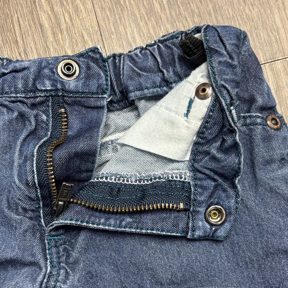 Blue and White Kids Shirt with Tree and Beehive Design - Picture 4 of 10